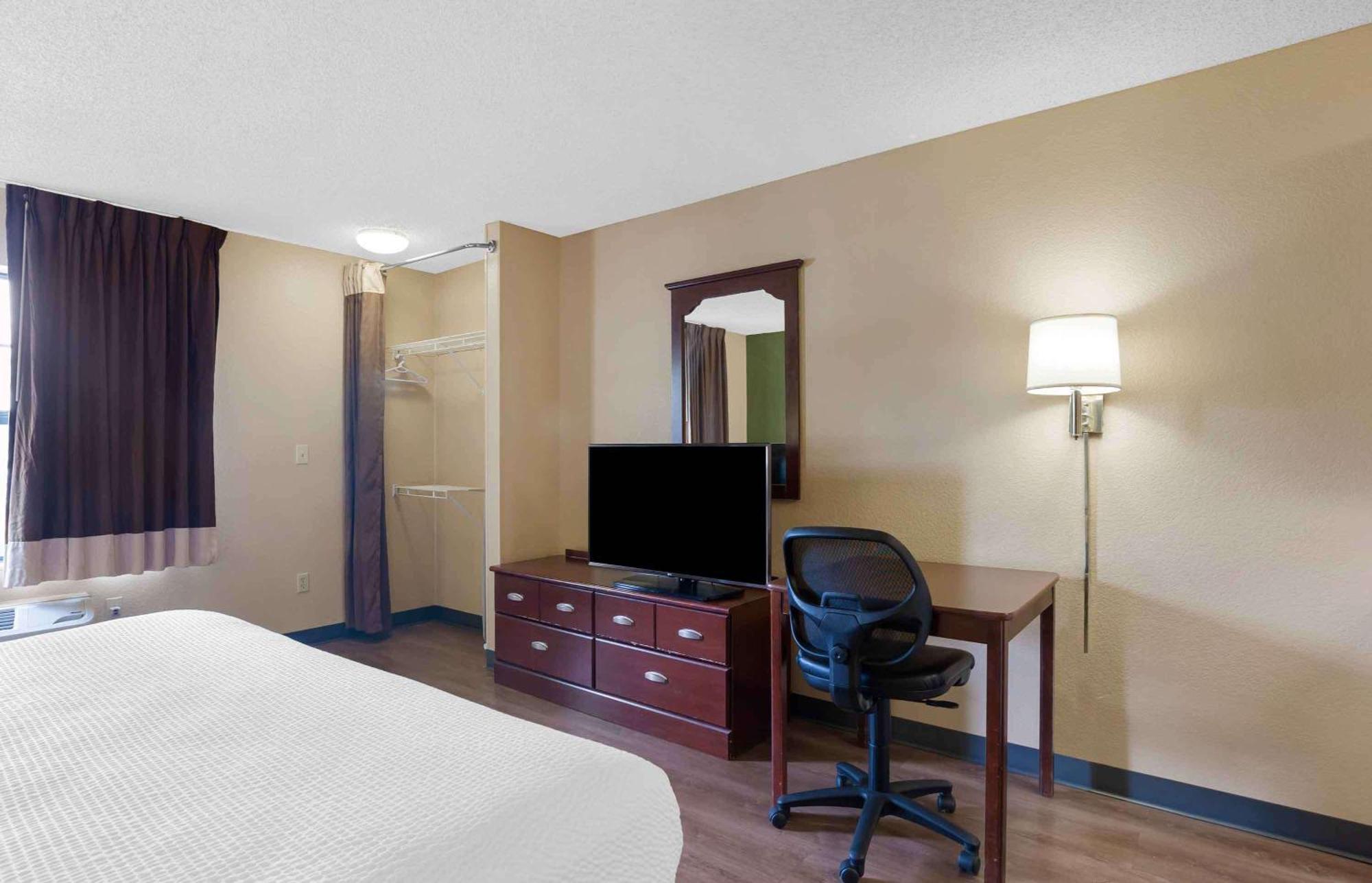 เอ็กซ์เทนด์ สเตย์ อเมริกา เอดิสัน แรริตัน เซ็นเตอร์ Hotel ภายนอก รูปภาพ